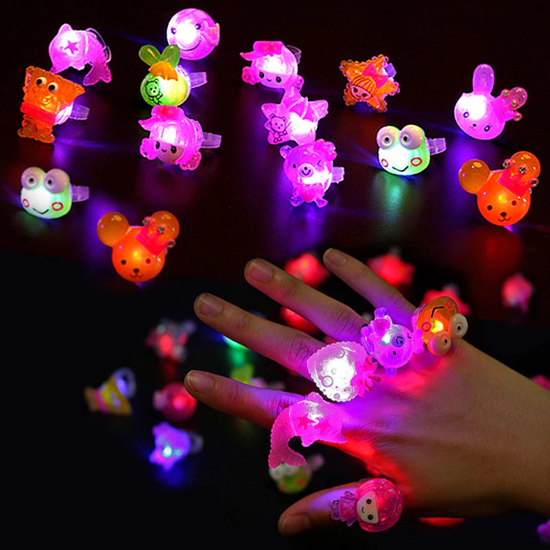 Pcs/Pack Cartoon LED Light Up Colar De Anéis De Dedo Piscando/Anel De Geléia Luminoso Estilo Aleatór