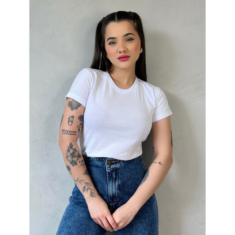 Blusa T-shirt Feminina Básica Dia a Dia Uniforme 