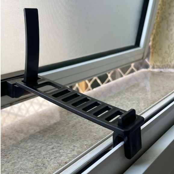 Trava para Janela Basculante do Banheiro / Ajustá