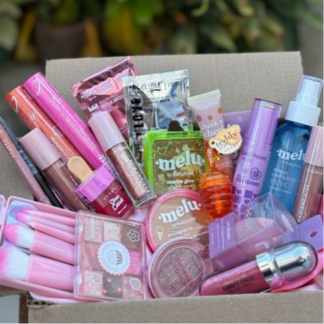 Kit de Maquiagens 16 Produtos Ruby Rose Melu Vivai