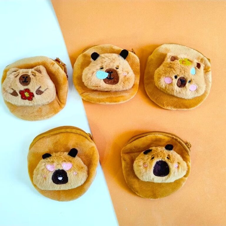 Chaveiro Porta Moedas de Pelucia Capivara Fofa par