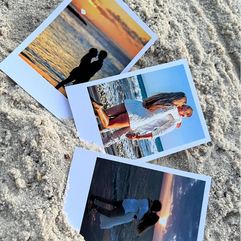 50 Fotos Personalizadas (Formato Polaroide) –