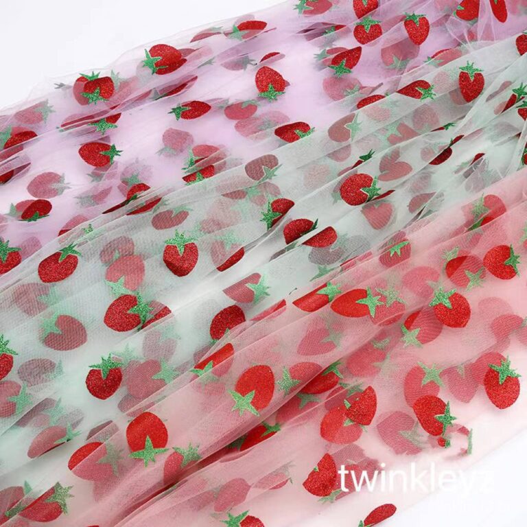 Tecido de malha padrão de morango para crianças 