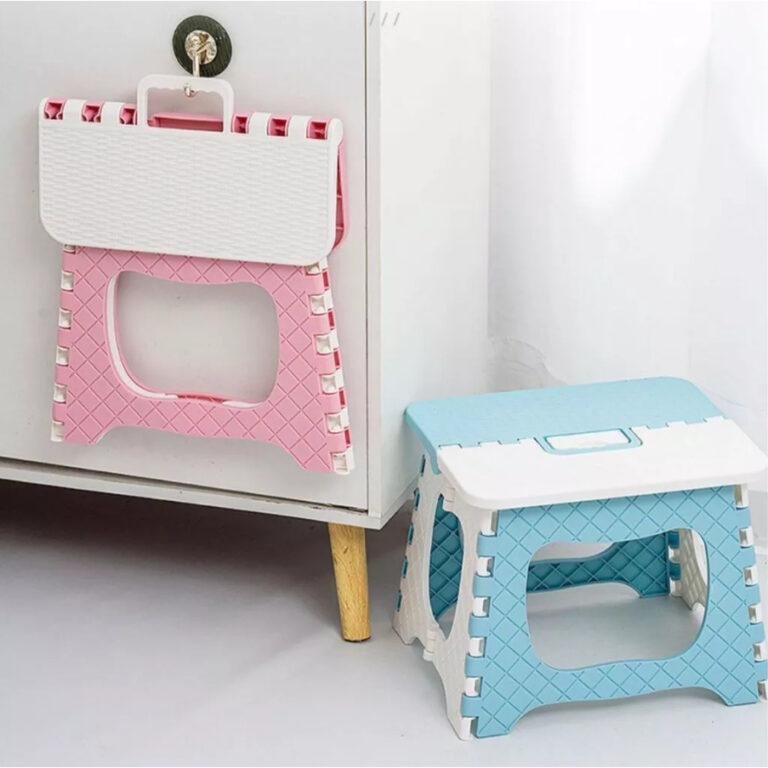 Banqueta Banquinho Dobrável De Plástico Resisten