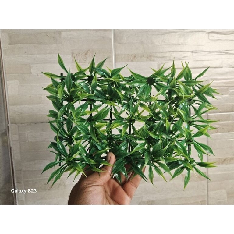 PROTETOR PARA NINHO FOLHA VERDE OU GRAMA, FÊMEA D