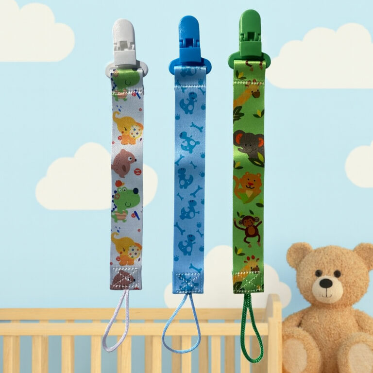 3 Prendedores para Chupeta  Menino | Carros, Safar