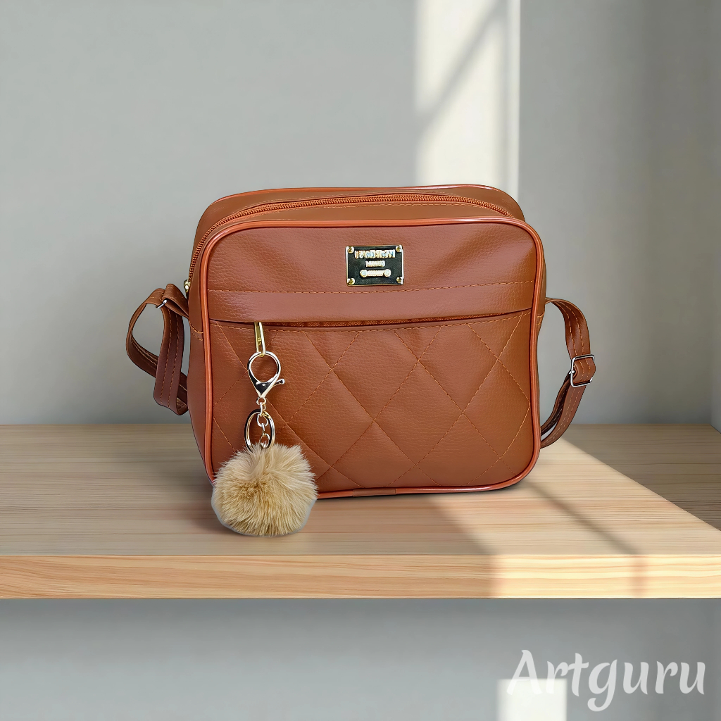 Bolsinha Feminina Pequena Moda Blogueira Com Alça Transversal Com Chaveiro Pompom
