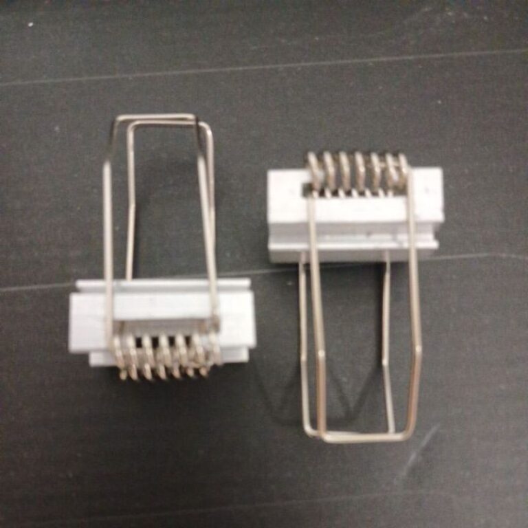 Kit 4 presilhas Garras molas Gafanhoto P/ Perfil d