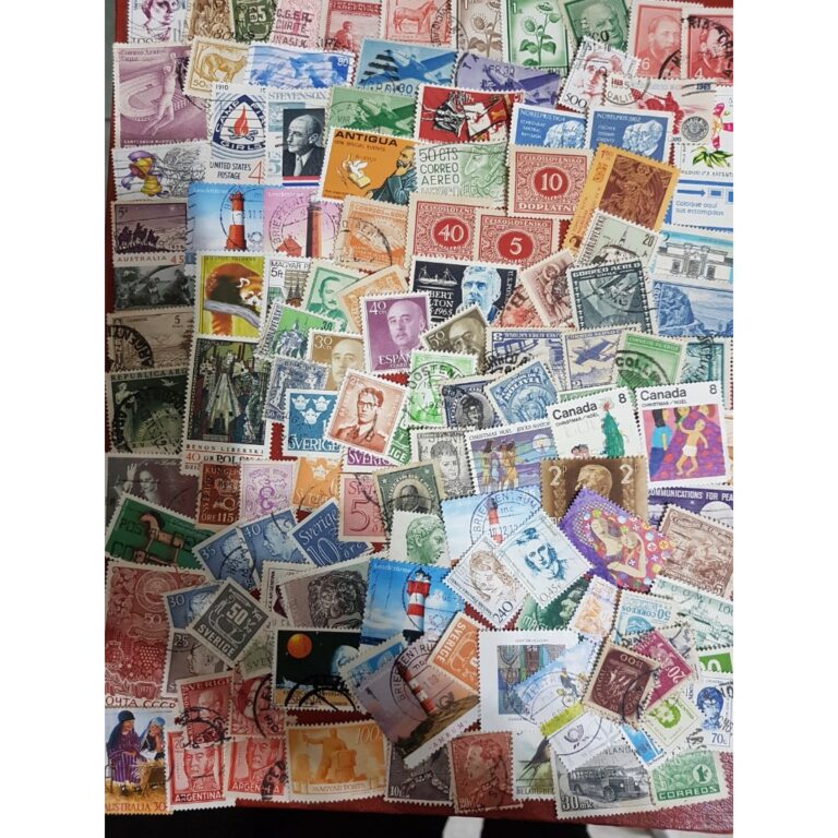 PACOTES COM 200 SELOS MUNDIAIS VARIADOS DIFERENTES