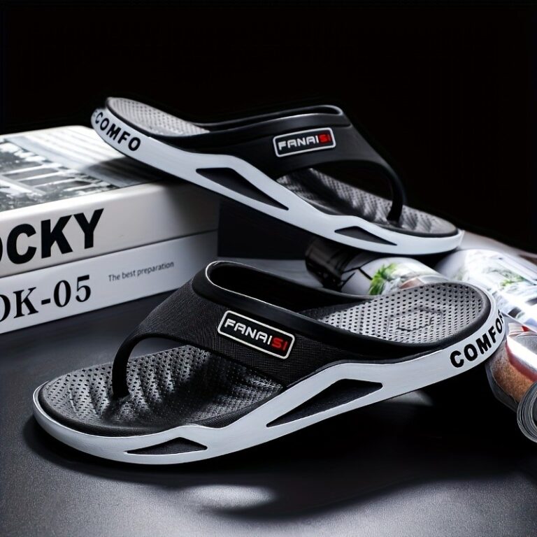 Chinelos confortáveis com estampa de letras da mo