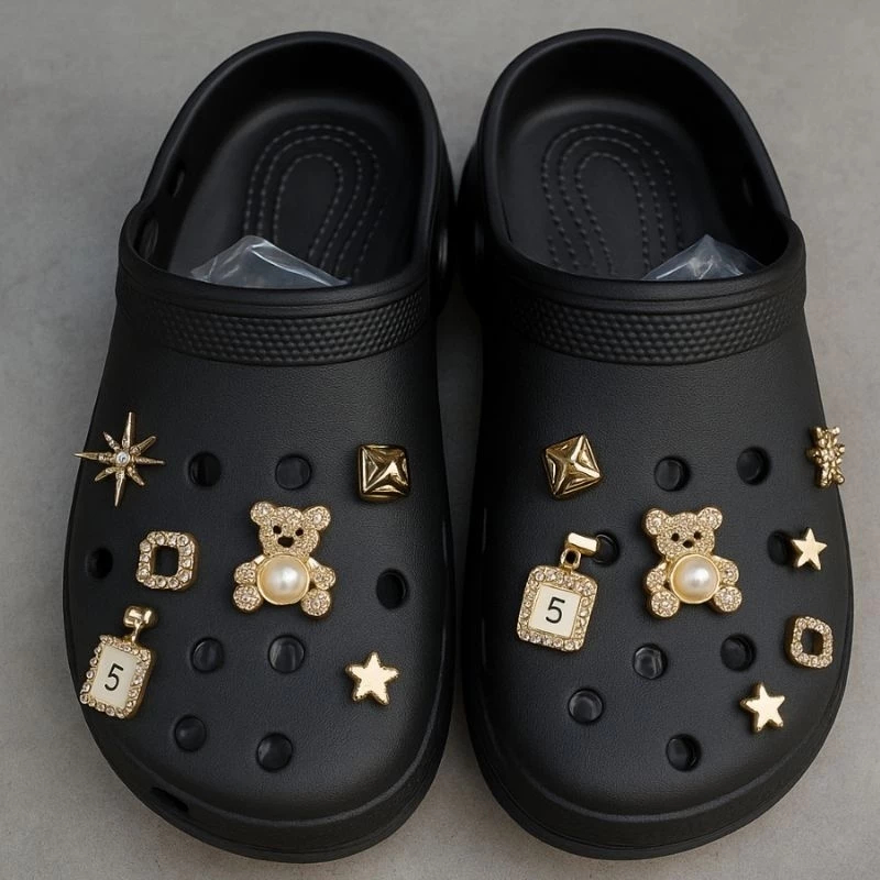 Chinelo Feminino botons Estilo Babuche Pingente de Metal Corfly Baixo EVA Solado Leve Antiderrapante