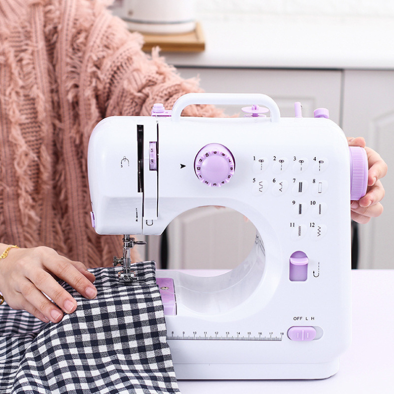Mini Máquina De Costura Multifuncional Doméstica Composta de 12 Pontos – Bivolt
