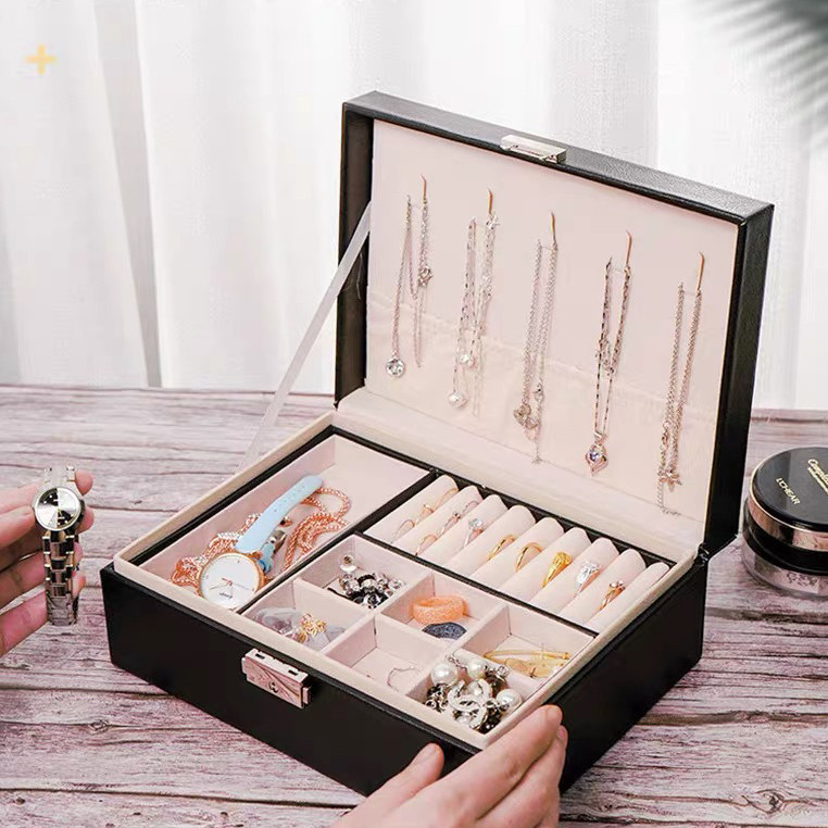 Caixa Organizadora De Jóias Feminina Em Couro Com