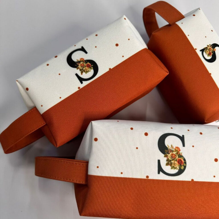 1 unid Necessaire box personalizada com inicial or