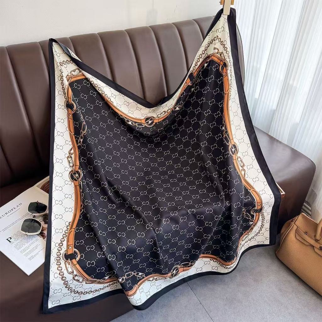 Lenço Feminino de Cetim 90x90cm 10 em 1 Cropped Turbante Bandana Véu Canga e Mais