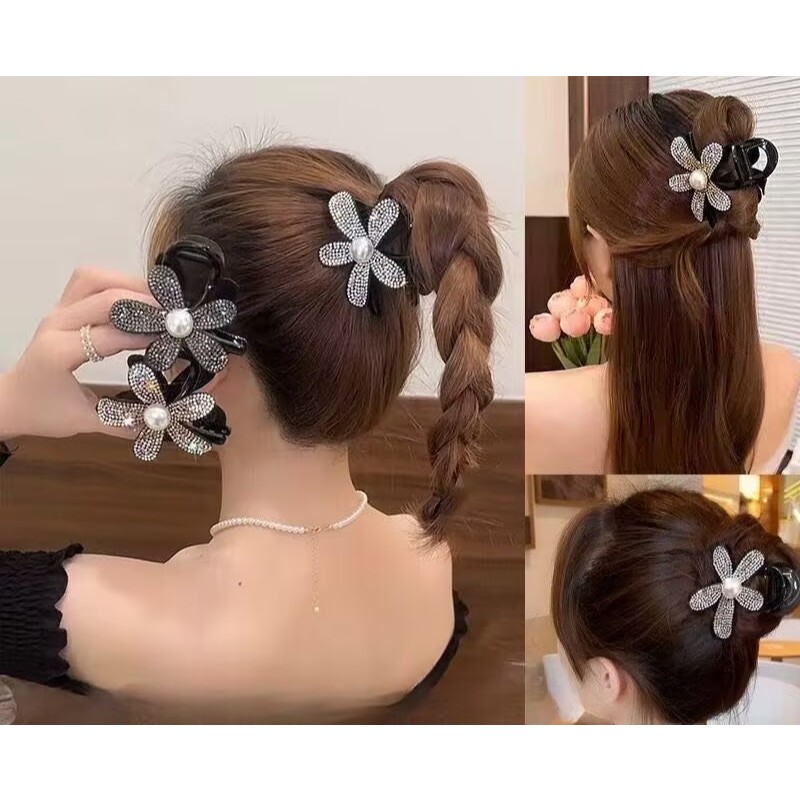 Piranha Com Strass Em Forma De Flor