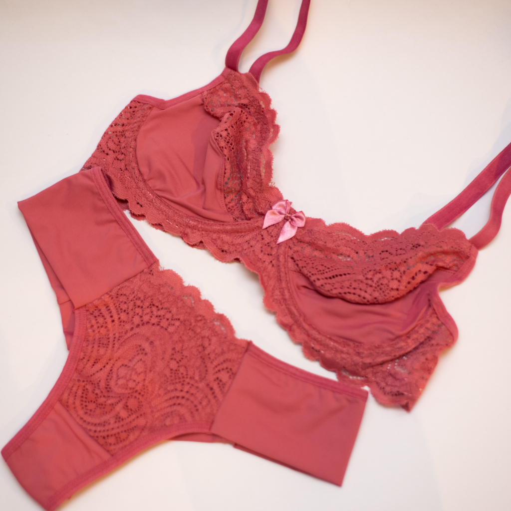 Kit 3 Conjunto Lingerie Renda Calcinha e Sutiã Sem Bojo Com Aro Conforto