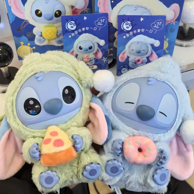 Stitch Brinquedo de Pelúcia Caixa Supresa Serie Coma Antes de Dormir Pijama Chaveiro, Acessório Comi