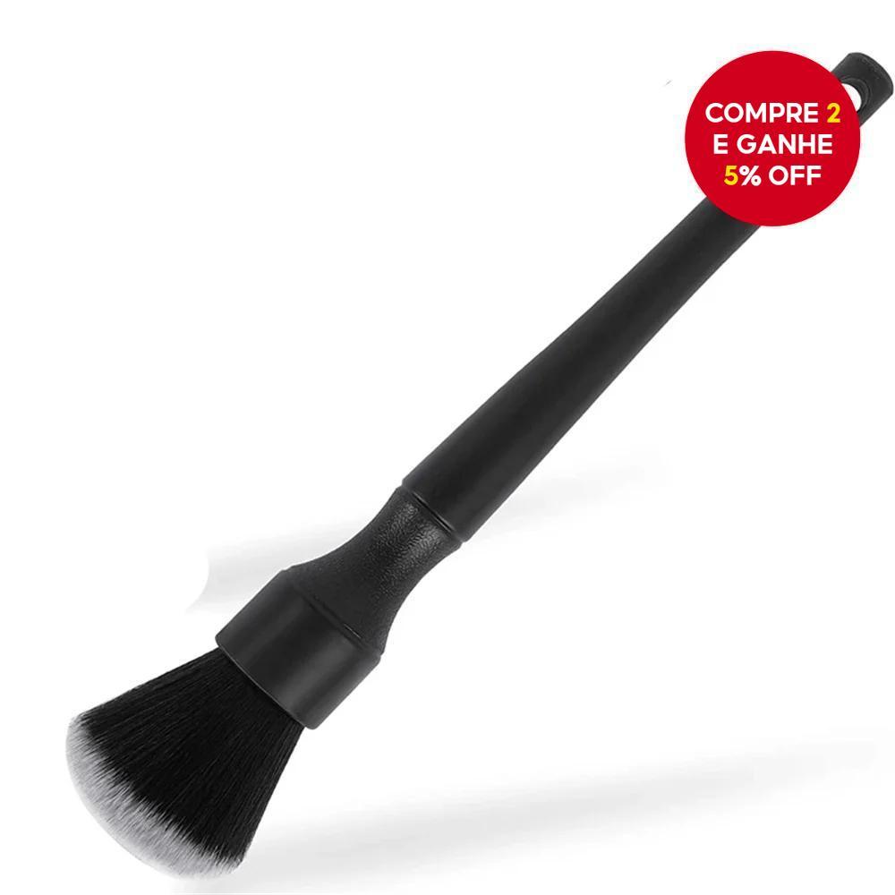 Pincel ultra macio, usado para uma limpeza minuciosa dos interiores de carros.