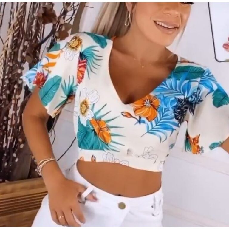 Cropped Floral com abertura nas costas