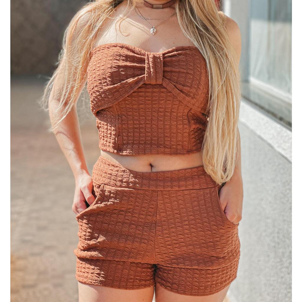 Conjunto Cropped Tomara que Caia com Bojo Elástico e Short Curto, Laço Top + Short Queridinho das Bl