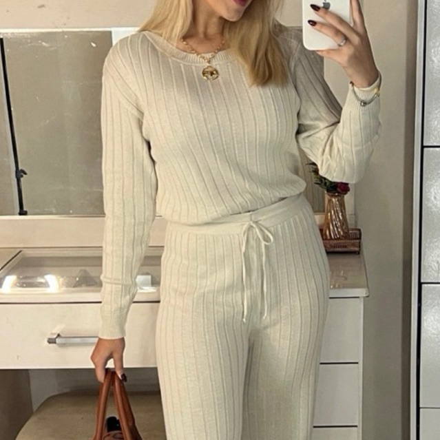 Conjunto Feminino em Tricot Modelo Canelado Conjun