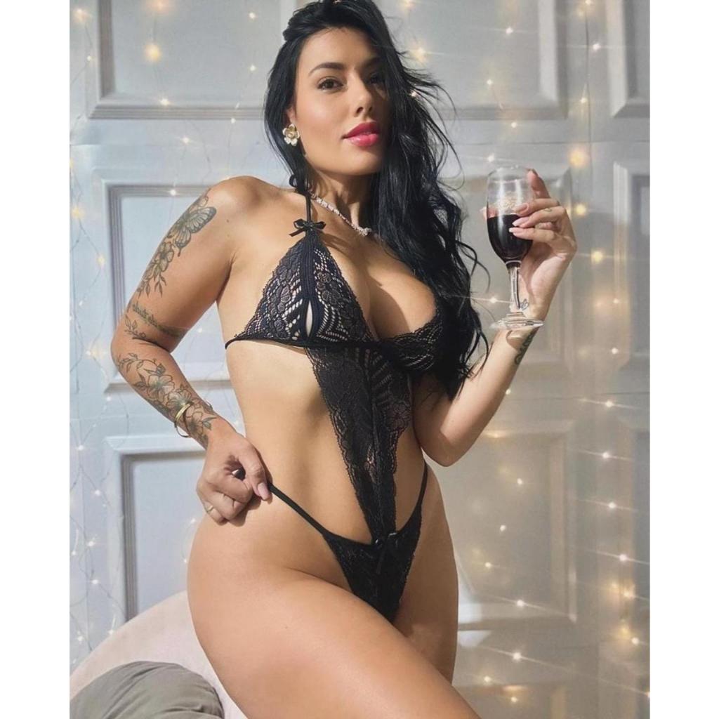 Body em renda apressadinha todo de amarração ajustável no corpo lingerie marido apressado