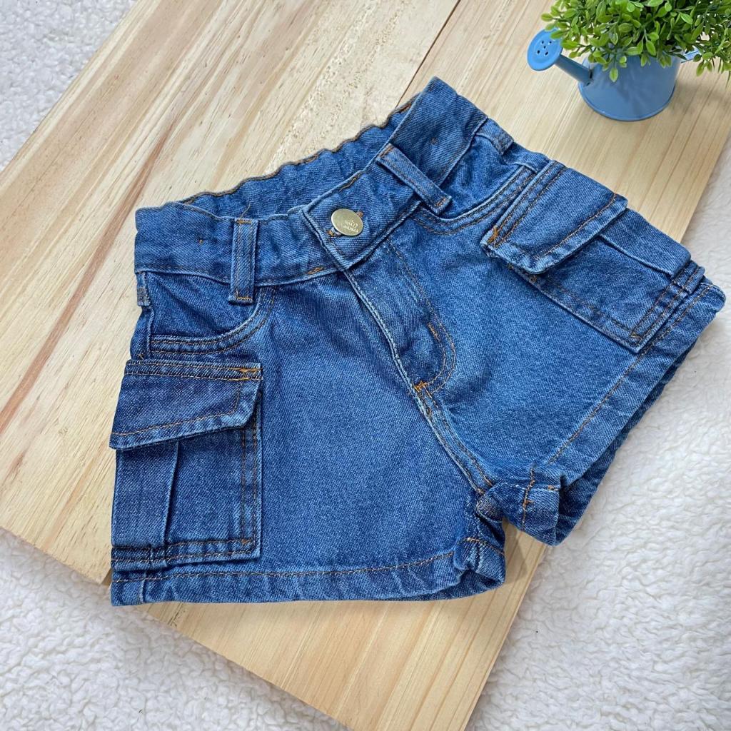 Short Jeans Infantil Cargo  Bolsos Laterais e Ajuste Interno