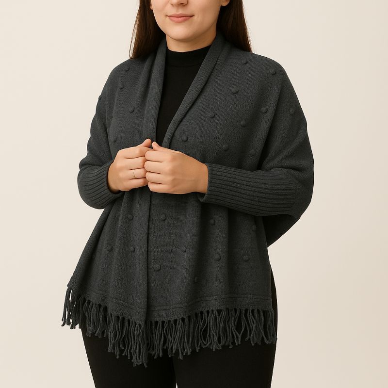 Poncho Feminino em Tricô com Franjas e Textura de