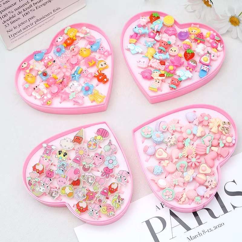 KIT 36 Anéis Infantil Menina + Caixa Coração/Aj