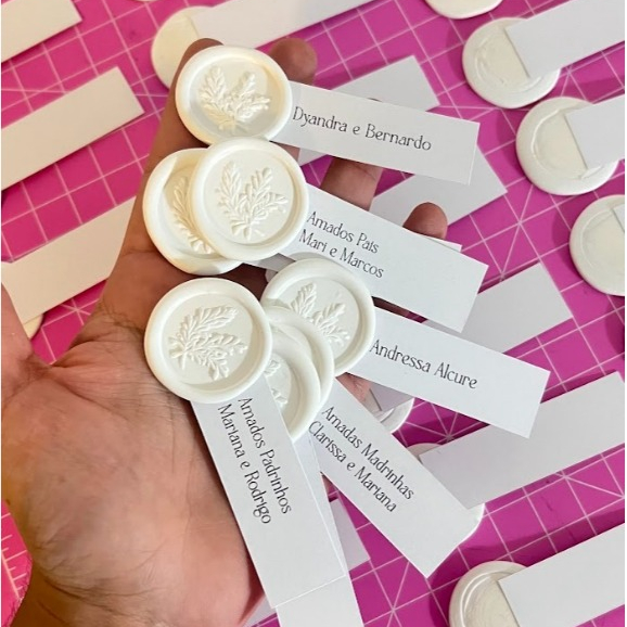 05 Tag com Nome Personalizado com Lacre de Cera pa
