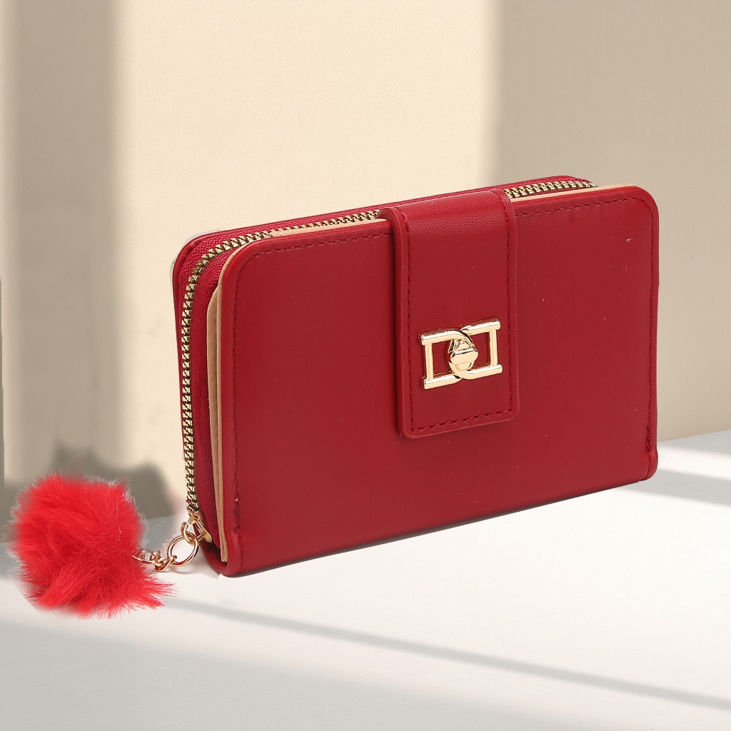Carteira feminina media com pompom porta cartões 
