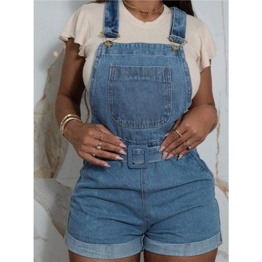 Jardineira Short Jeans Feminino com Cinto Fivela