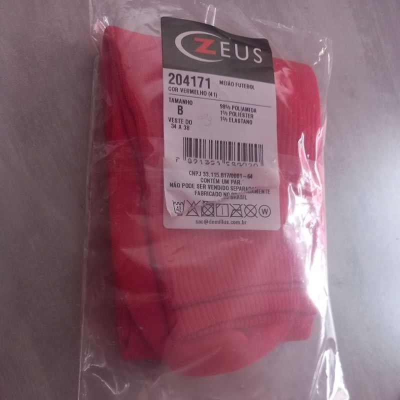 Meião Futebol DeMillus. Cor vermelho.  Tamanho B 