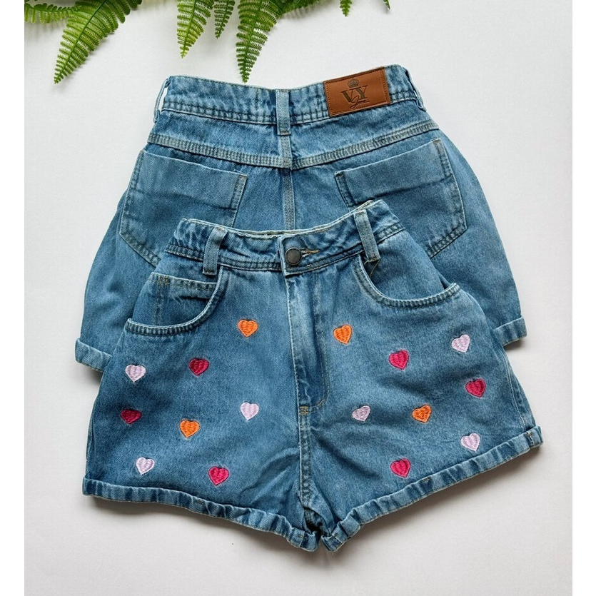 Short Jeans Feminino Corações Coloridos Com Bols