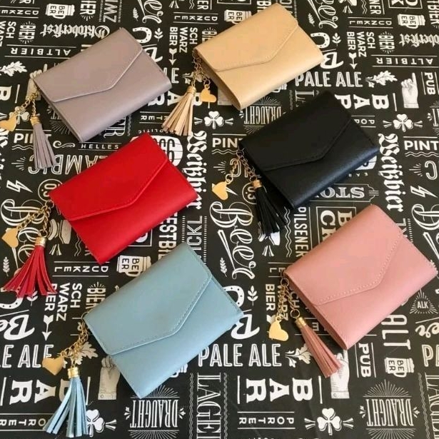 Carteira feminina com repartição e chaveiro