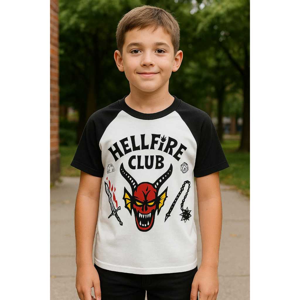 Camiseta Stranger Things Hellfire Club Manga Curta