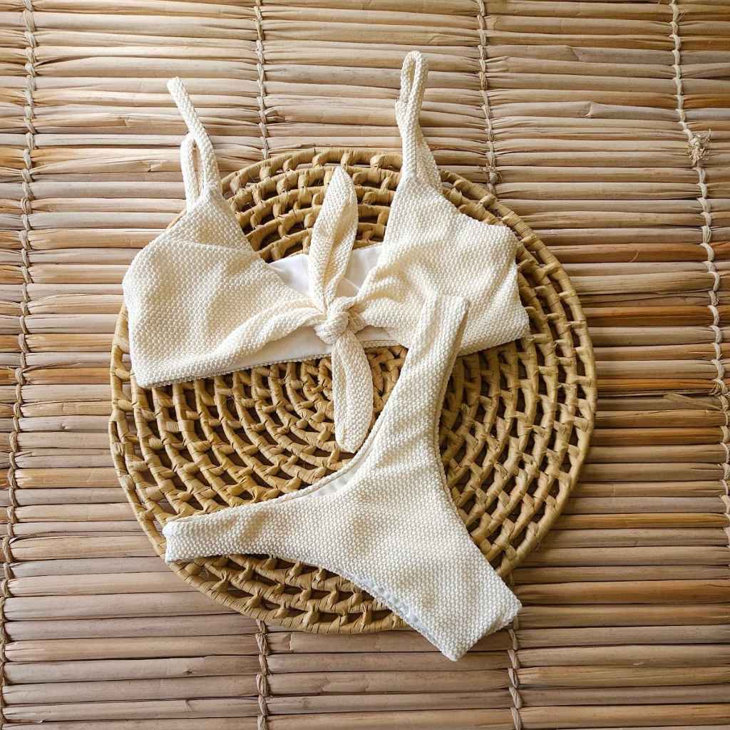 Biquíni Asa Delta   com top amarração  na frent