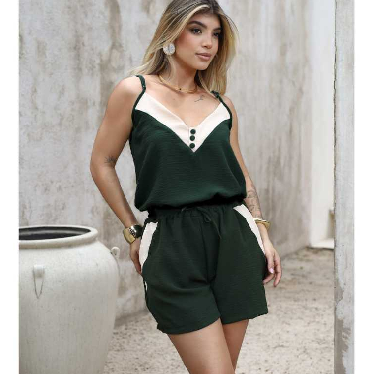 Conjunto de regata e short com detalhe de bicolor 