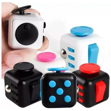1pc Brinquedos Em Cubo De Rubik Ajuda A Aliviar O