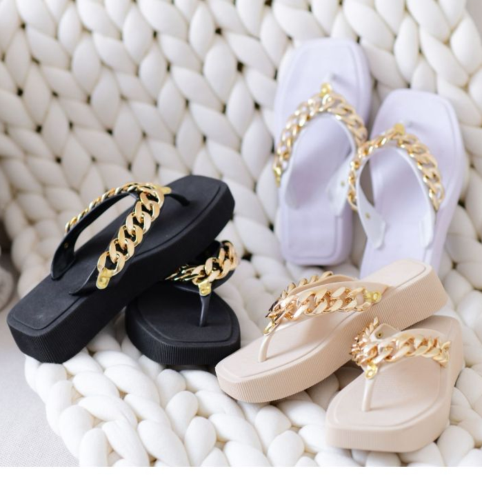 Chinelo Papete Feminino com Correntes Solado em Pl