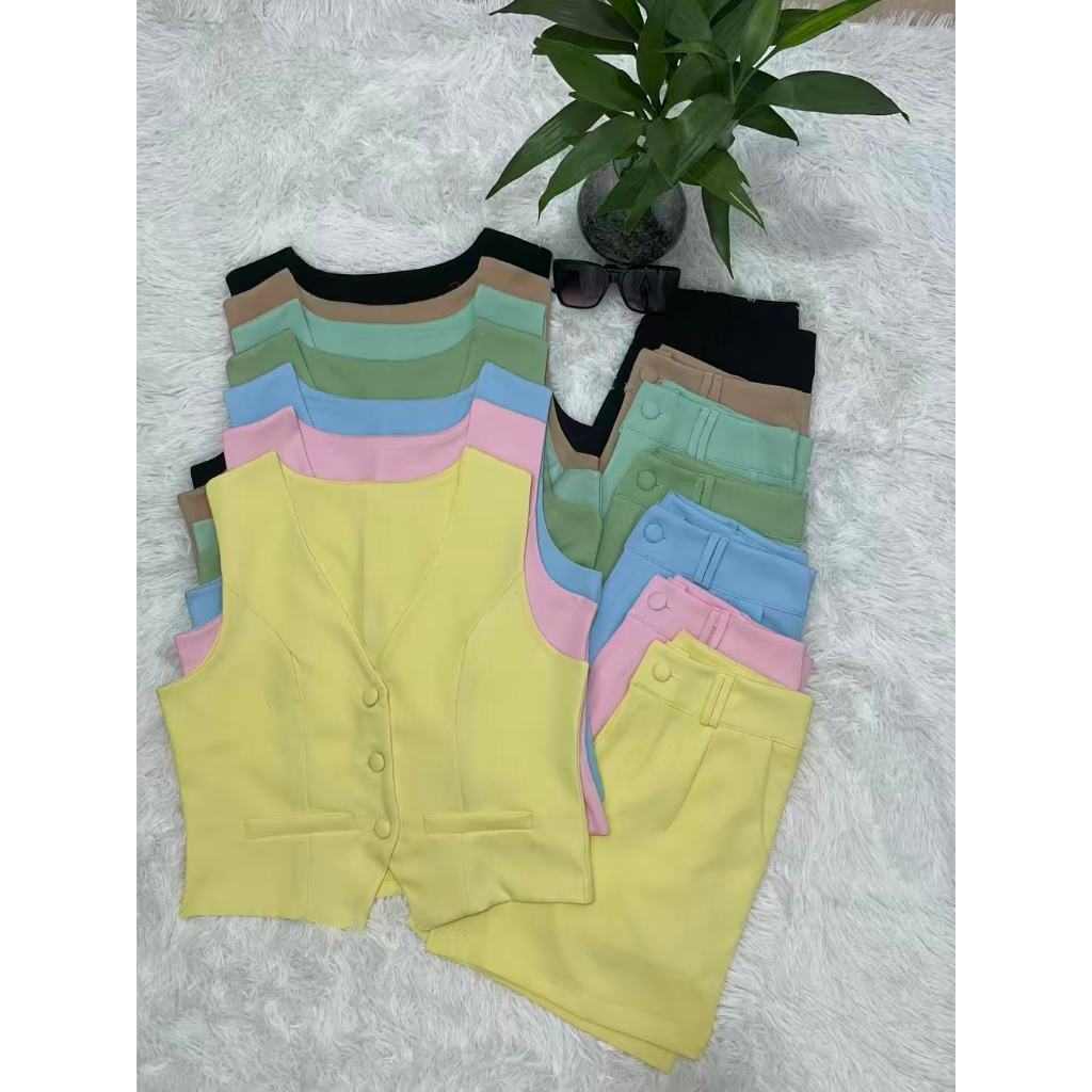 Colete feminino com shorts sociais tecido Alfaiata