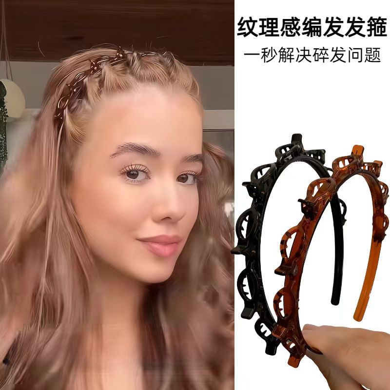 Uma Faixa De Cabelo Trançada De Camada Dupla Para