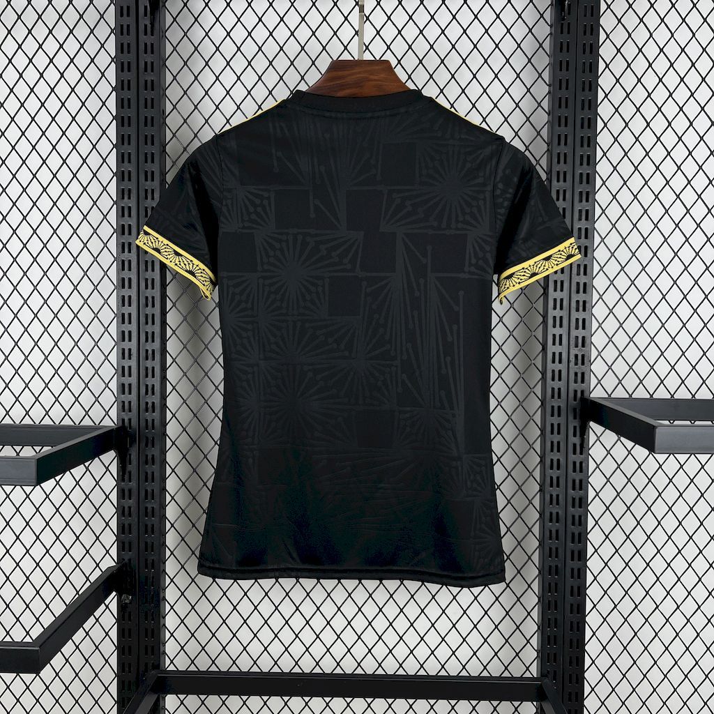 1PCS  2526 Novo Estilo Camiseta Esportiva E Modern