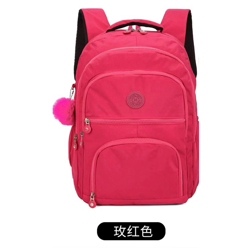 Mochila Casual com Pom Pom Charmoso