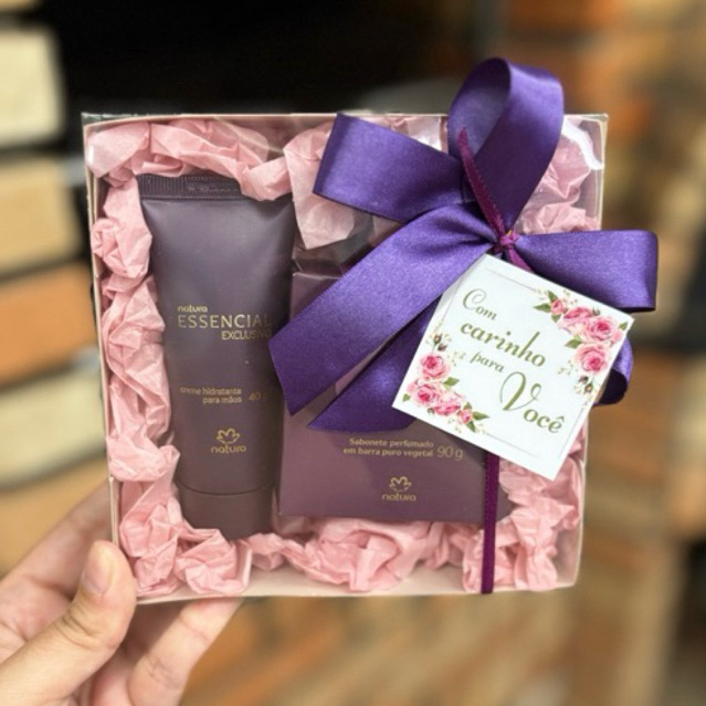 Presente kit feminino delicado com creme de mãos 
