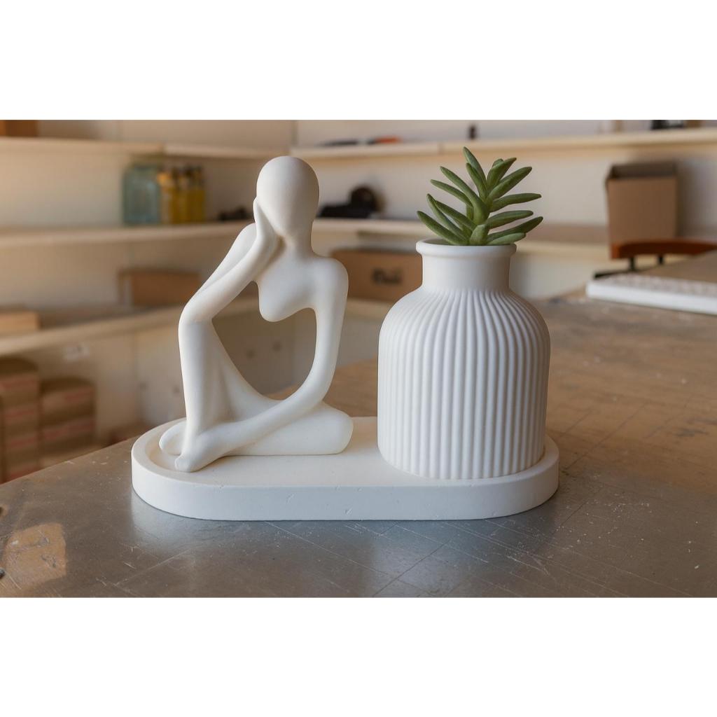 KIT 3 PEÇAS JARRO+BANDEJA+ESTATUETA DECORAÇÃO L