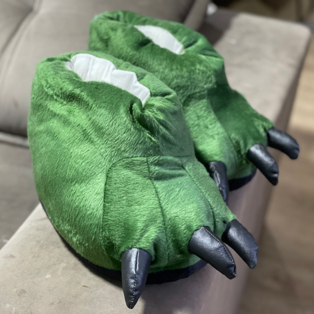 Pantufa 3D Garra verde lançamento pata de monstro