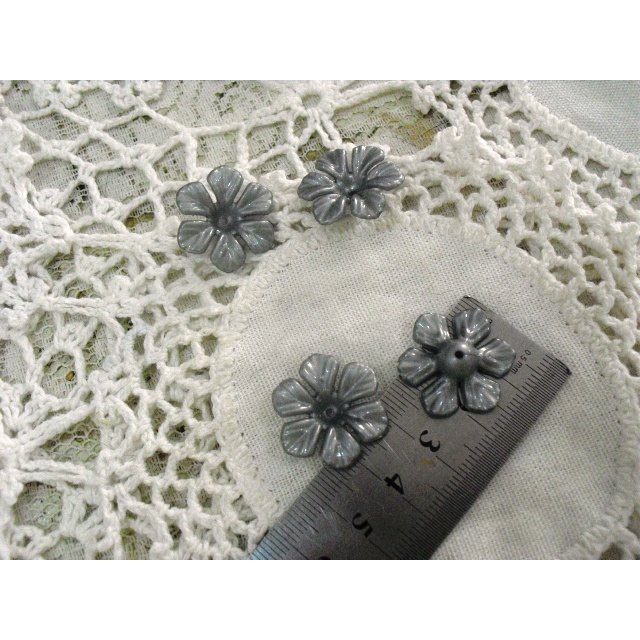 miçangas flor cinza 10 pçs