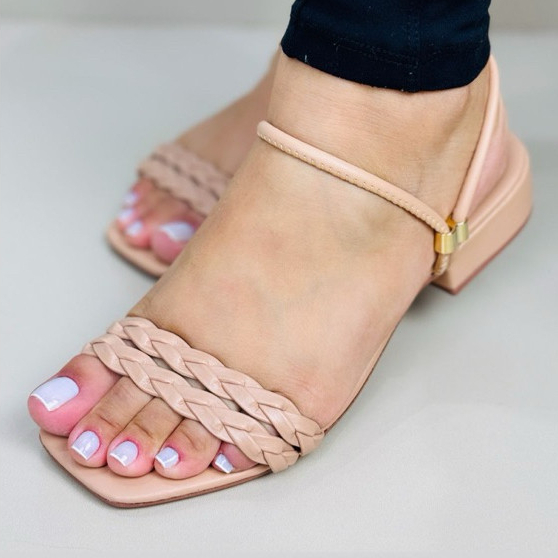 Sandália Feminina Salto Baixo Tiras Trançadas